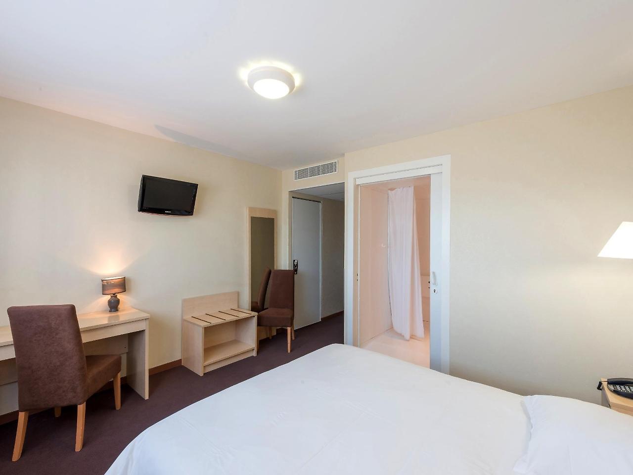Hotel Talencia Thouars Exterior foto