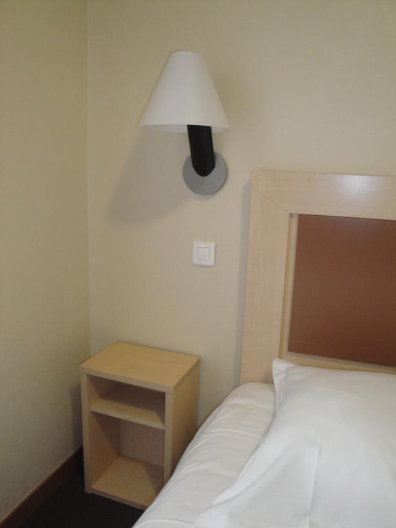 Hotel Talencia Thouars Habitación foto